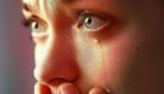 تأثير دموع المرأة على سلوك الرجل