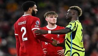 جو جوميز في مباراة ليفربول وأرسنال