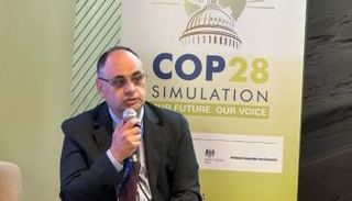 الدكتور «علي أبو سنة»، رئيس جهاز شؤون البيئة، تصوير: آلاء عمارة.