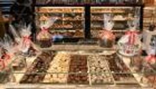 الأسعار تحرم اليونانيين من شراء «الحلويات».. كريسماس بلا مذاق