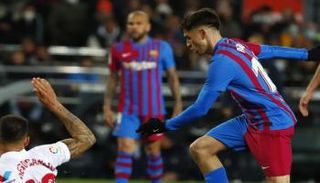 بيدري لاعب وسط برشلونة