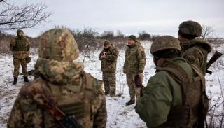 جنود أوكرانيون في جبهة القتال