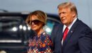 ميلانيا وترامب في عيد الميلاد.. البساطة تكسب السياسة 