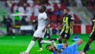 ساديو ماني يسرد كواليس مواجهة «جاره» في كلاسيكو الاتحاد والنصر