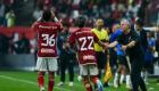 كيف يلعب الأهلي ضد فيوتشر في نهائي السوبر المصري؟