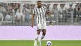 احتفالا بتجديد عقده.. مدافع يوفنتوس يسخر من أوسيمين ولياو (فيديو) 