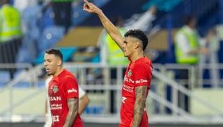 من مباراة الشارقة وشباب الأهلي