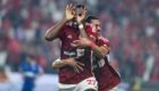 «كيليان موديست».. جماهير الأهلي المصري تنسى العداوة في ليلة السوبر