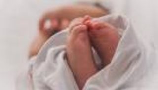 مولود يحمل توأمه في بطنه.. ولادة نادرة في تونس