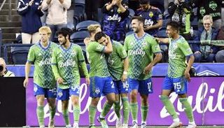 فريق سياتل ساويندرز الأمريكي