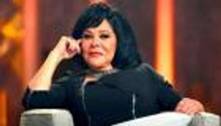 إسعاد يونس في أول ظهور بعد "المحنة": ربنا قدّرني أعدّيها (فيديو)