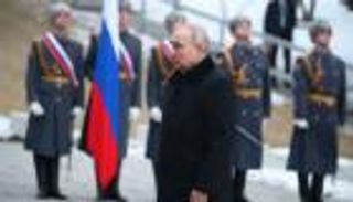 احتفل بوتين بذكراها.. ما هي معركة ستالينغراد؟