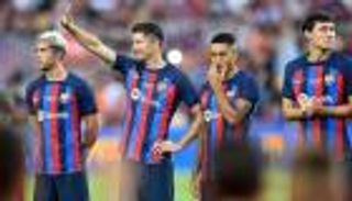 برشلونة يفرط في "الشورتات" بحثا عن وسيلة للإنقاذ