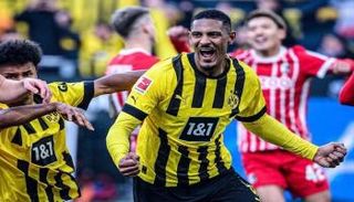 احتفال هالر بهدفه أمام فرايبورج