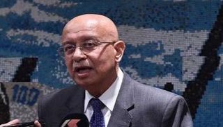 رئيس الوزراء المصري الراحل المهندس شريف إسماعيل