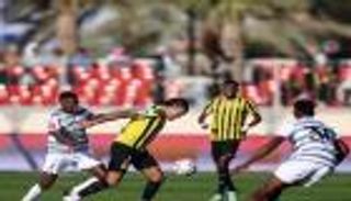 بطل الشتاء في الدوري السعودي.. الاتحاد يعادل النصر والشباب بهدف "+90"