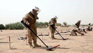 فرق مسام تحاول نزع ألغام مليشيا الحوثي - أرشيفية