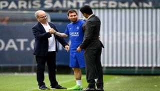 لويس كامبوس رفقة ميسي وناصر الخليفي