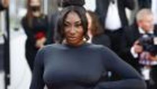 سرقة وابتزاز.. مجهول يهدد آية ناكامورا بـ"مقاطع فيديو حميمة"