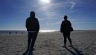 لم انتظرت أمريكا أيامًا حتى إسقاط المنطاد؟ وزير الدفاع يجيب