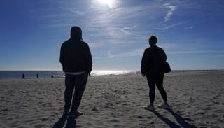 أمريكيون يوثقون لحظة إسقاط المنطاد الصيني - رويترز 