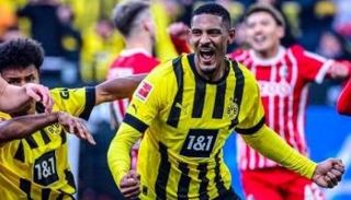 سيباستيان هالير لاعب بروسيا دورتموند