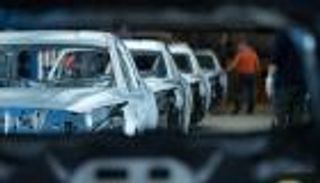 أزمة عملاق صناعة السيارات الأمريكية.. فورد تسرح 25 % من مهندسيها