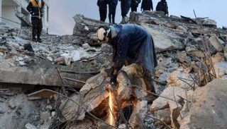 آثار الزلزال المدمر في تركيا