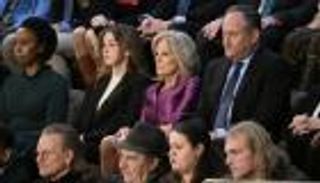 جيل بايدن وزوج هاريس.. قبلة تسرق أضواء "حالة الاتحاد"