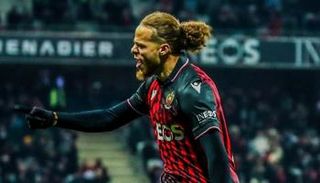 بلال براهيمي لاعب فريق نيس ومنتخب الجزائر