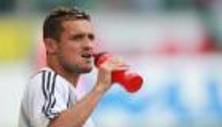 كيف تتخلص من مشكلة مزدوجي الجنسية؟.. أسطورة الجزائر يجد الحل