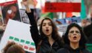 لليوم الثاني.. احتجاجات بفرنسا لتصنيف الحرس الثوري إرهابيا