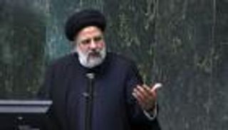 بدعوات للتظاهر.. قراصنة إلكترونيون يفسدون خطاب الرئيس الإيراني 