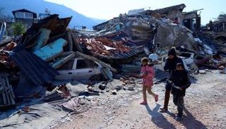 آثار الزلزال المدمر في تركيا