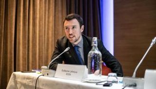 غيوم لافرتون