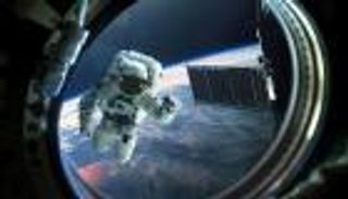 الفضاء والكوكب.. ريادة إماراتية في سباق "خارج الأرض" 