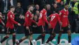 "الجزار" يظهر في مانشستر يونايتد.. وتين هاج سعيد