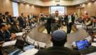 صراخ وغناء وعراك.. "العار" يهز الكنيست الإسرائيلي