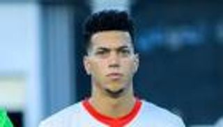مرتضى منصور السبب؟.. إمام عاشور يودع الزمالك باللون الأصفر (صور)