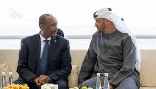 جانب من لقاء الشيخ محمد بن زايد آل نهيان رئيس دولة الإمارات والبرهان