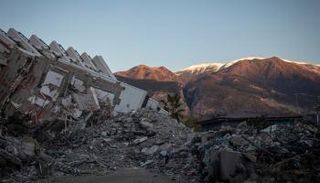 آثار الزلزال المدمر في تركيا