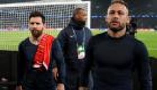 ميسي عاد معتذرا.. كواليس ما دار بين البرغوث وألتراس باريس