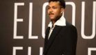 ويجز يشتبك مع معجب بسبب صورة: "مش بتشقلب"