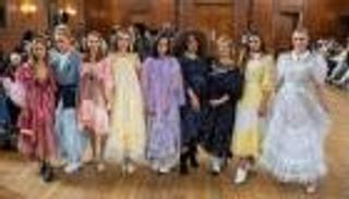 انطلاق أسبوع الموضة في لندن بـ"لمسة وفاء" (صور)