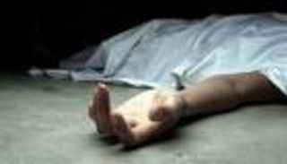 قيدها بالحبال ومنع عنها الطعام.. أب يقتل ابنته في مصر