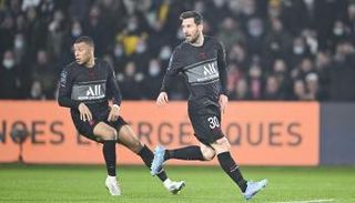 كيليان مبابي وليونيل ميسي