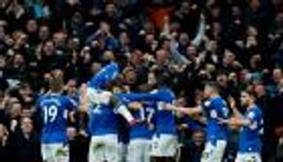 هدف خرافي في الدوري الإنجليزي.. تسديدة خادعة تشعل صراع الهبوط (فيديو)