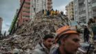 عدد قتلى زلزال تركيا يرتفع إلى 40642.. وتدمير 264 ألف شقة