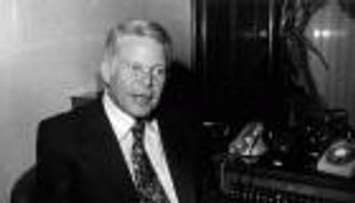 في ذكرى اغتيال يوسف السباعي.. محمد رياض يكشف أصعب مشاهد "فارس الرومانسية" (حوار)