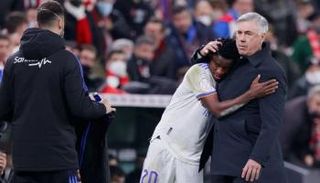 أنشيلوتي وفينيسيوس في مباراة ليفربول وريال مدريد